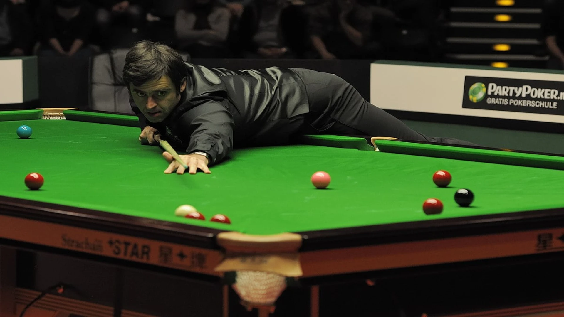 دانلود فیلم مستند Ronnie O'Sullivan: The Edge of Everything 2023