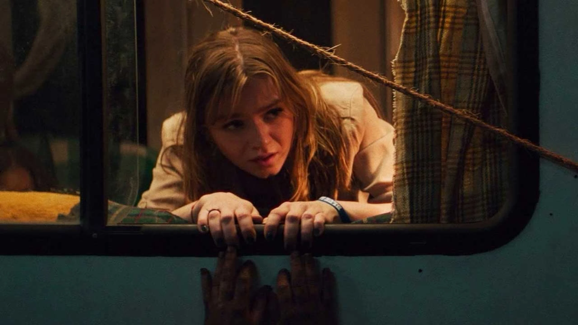 دانلود فیلم Don't Turn Out the Lights 2023