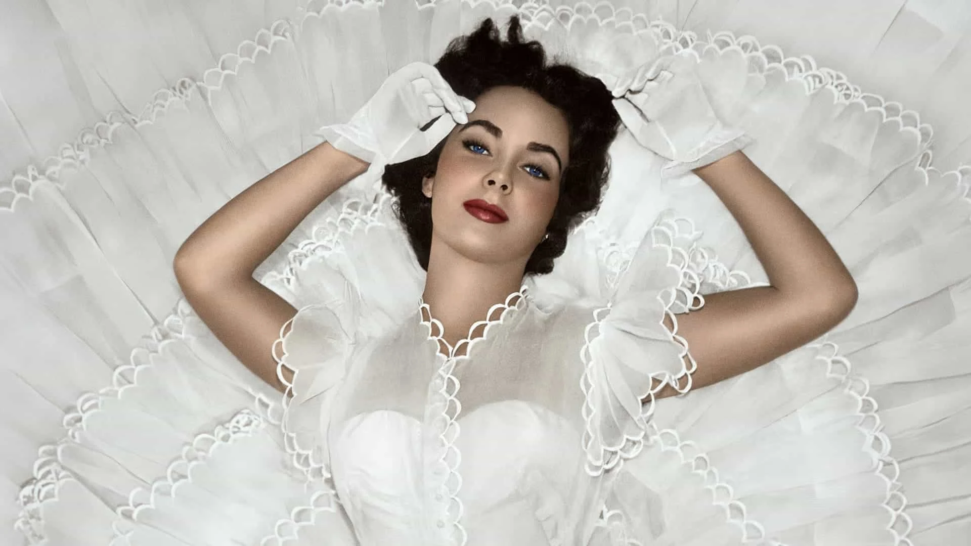 دانلود فیلم مستند Elizabeth Taylor: The Lost Tapes 2024