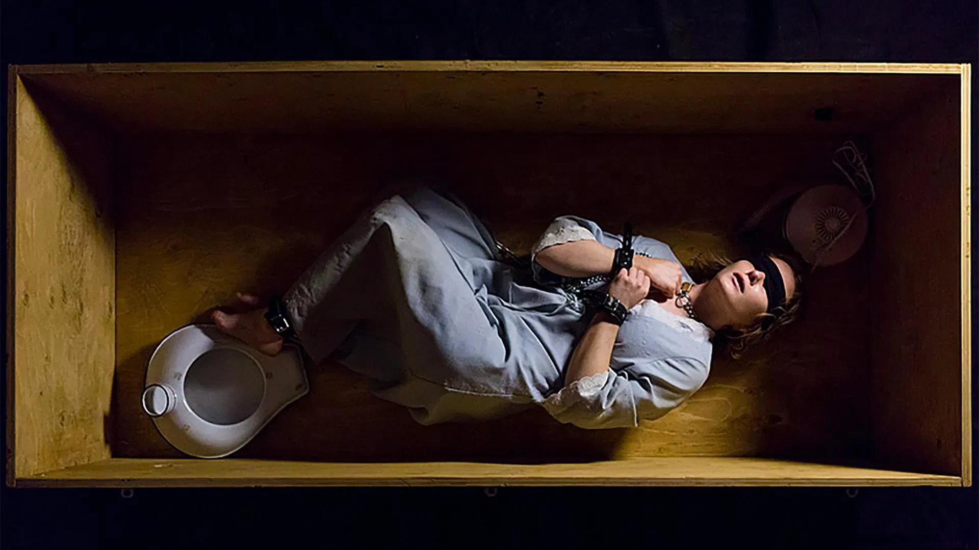 دانلود فیلم Girl in the Box 2016