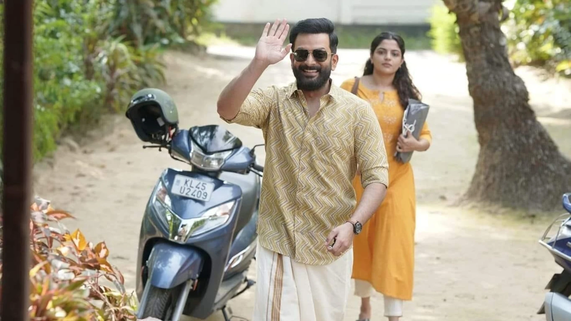 دانلود فیلم Guruvayoor Ambalanadayil 2024